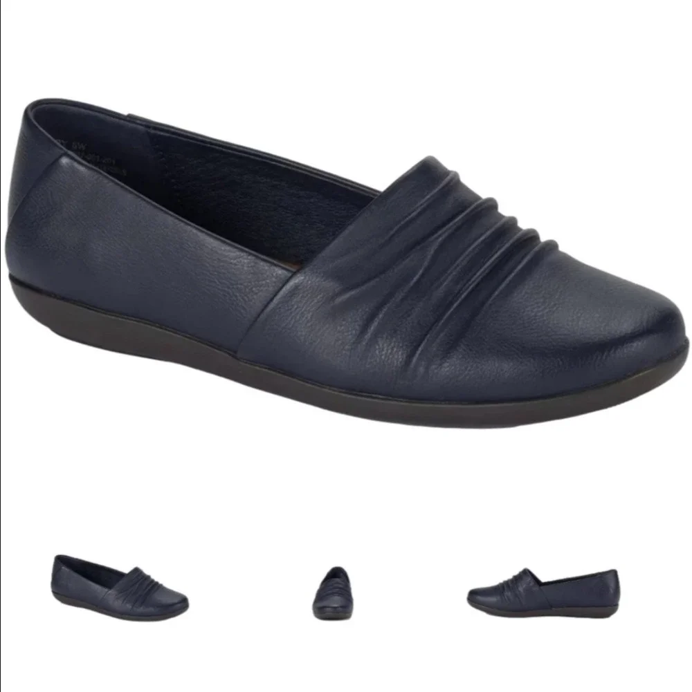 Baretraps Navy Piper Slip-On Flats Size 7.5W